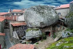 Chiêm ngưỡng vẻ đẹp của ngôi làng "cổ kẹp trong đá"